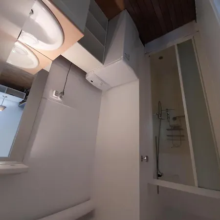 T2 Lumineux En Centre-ville De La Roche-posay, Proche Thermes, Avec Wi-fi, Lave-vaisselle Et Lave-linge - Fr-1-541-85 Daire